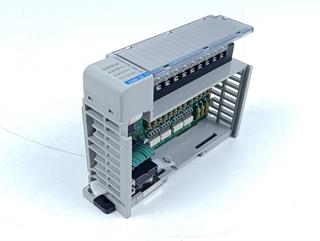 ik-industry/pd/allen-bradley-1769-iq16-1769iq16-compact-io-16-pt-input-module-unused-und-ovp-82764-1.jpg