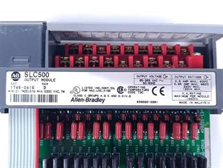 ik-industry/pd/allen-bradley-slc500-1746-0a16-ser-d-output-module-1746-oa16-top-zustand-78748-4.jpg