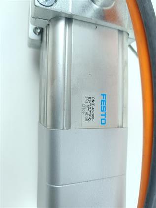 ik-industry/pd/festo-dnce-40-100-bs-127p-q-emms-as-40-m-tm-ple40-top-zustand-78109-3.jpg