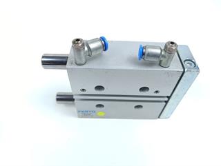 ik-industry/pd/festo-fuehrungszylinder-dfm-20-50-p-a-gf-170844-b108-top-zustand-78106-2.jpg