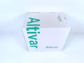 ik-industry/pd/schneider-electric-altivar-320-atv320u30n4c-3kw-3hp-400v-unused-und-ovp-79585-2.jpg