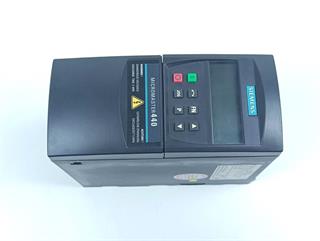 ik-industry/pd/siemens-micromaster-440-6se6440-2ud21-5aa1-400v-15kw-keypad-tested-top-zustand-81433-3.jpg