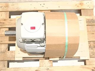 ik-industry/pd/siemens-motor-75kw-400v-1av2131a-1le10011ca134ab4-1le1001-1ca13-4ab4-unused-77870-2.jpg