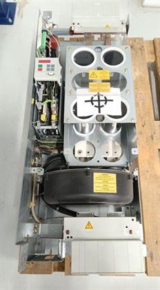 ik-industry/pd/siemens-wechselrichter-dc-inverter-simovert-mc-p2-6se7031-2tf70-z-erz-st-d-top-zustand-81018-2.jpg