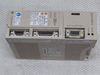 ik-industry/pd/yaskawa-sgda-01ap-servopack-100w-230v-unbenutzt-70340-4.jpg