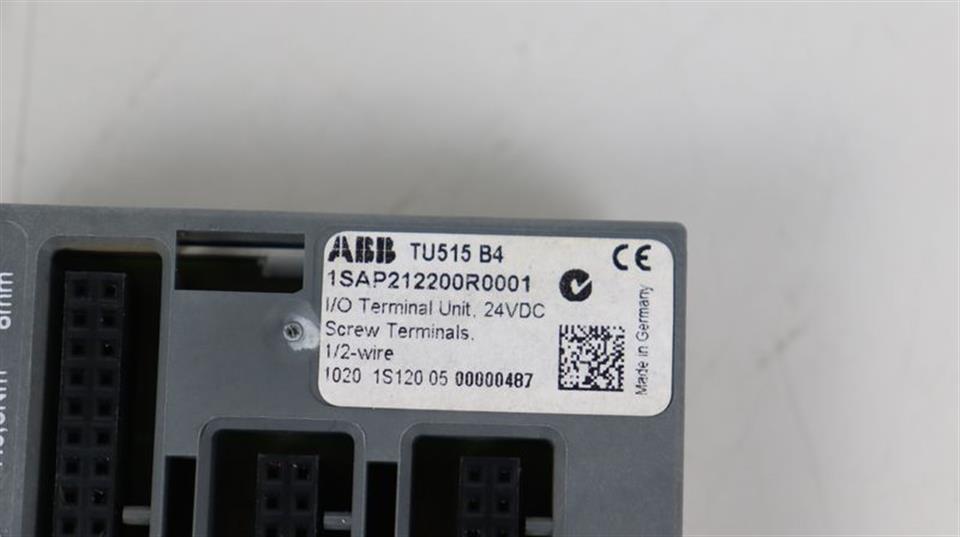 abb-tu515-b4-1sap212200r0001-io-terminal-unit-top-zustand-61290-3.jpg