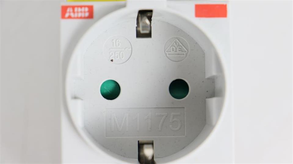 abb-verteilereinbausteckdose-m1175-schuko-top-zustand-60518-3.jpg