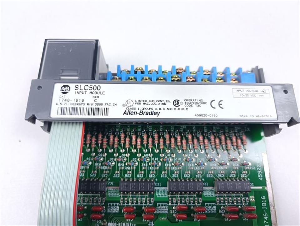 Allen Bradley SLC500 1746-IB16 Ser C Input Module ohne Abdeckung TOP ZUSTAND