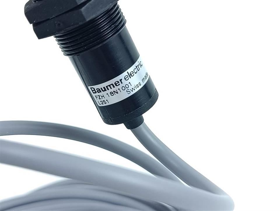 baumer-electric-fzh-18n1001-optoelektronischer-sensor-fzh18n1001-unused-und-ovp-80935-3.jpg