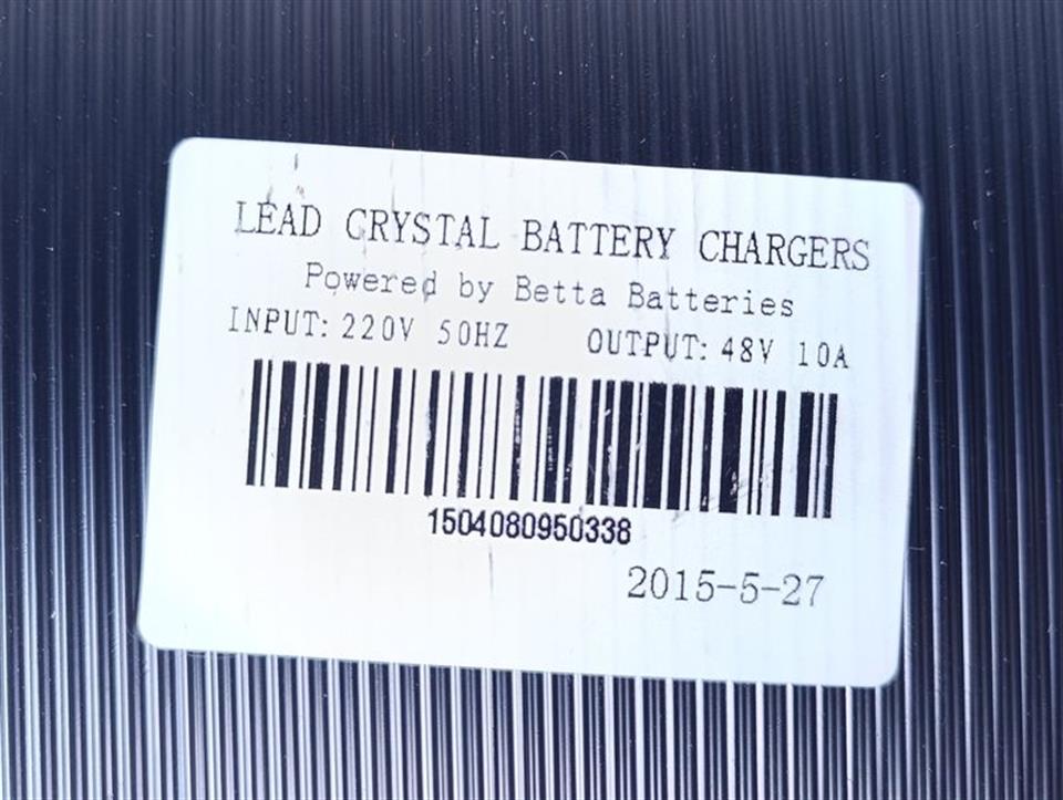 Betta Batteries Lead Crystal Battery Chargers 220V 50Hz TOP ZUSTAND & OVP
