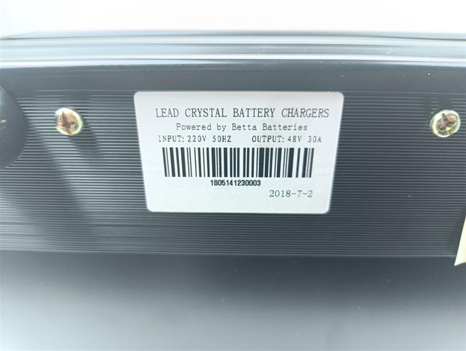 Betta Batteries Lead Crystal Battery Chargers 220V 50Hz UNUSED & OVP