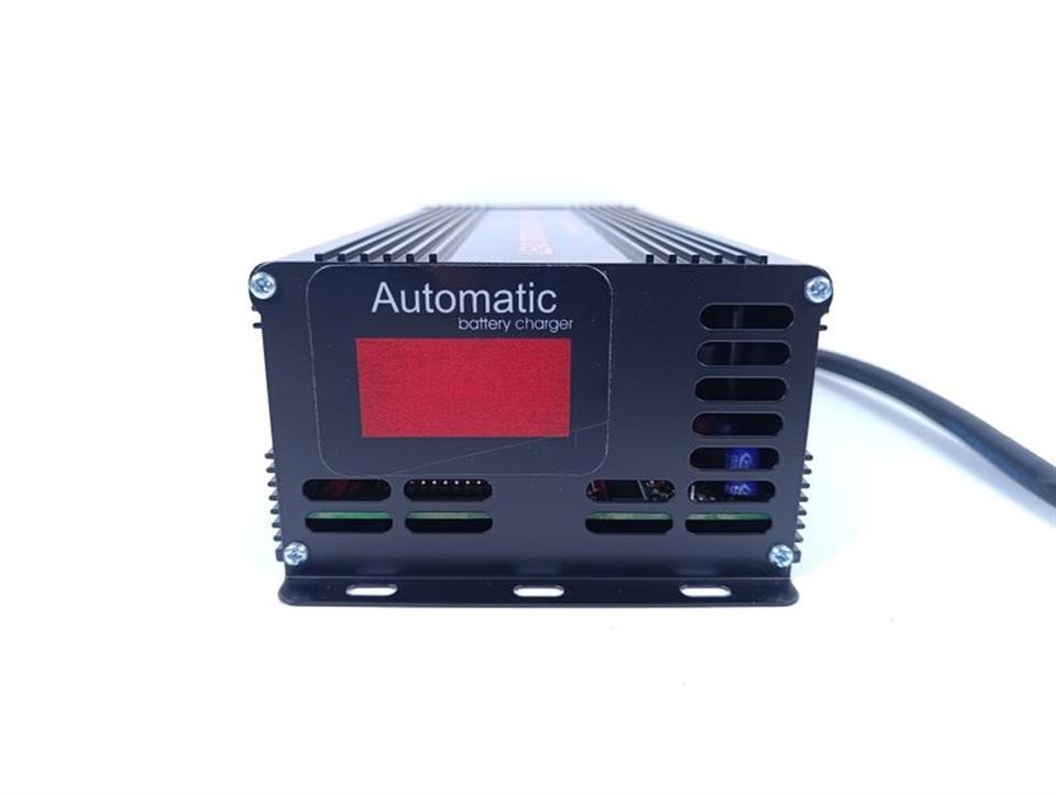 Betta Batteries Lead Crystal Battery Chargers + Klemmen 220V 50Hz UNUSED & OVP