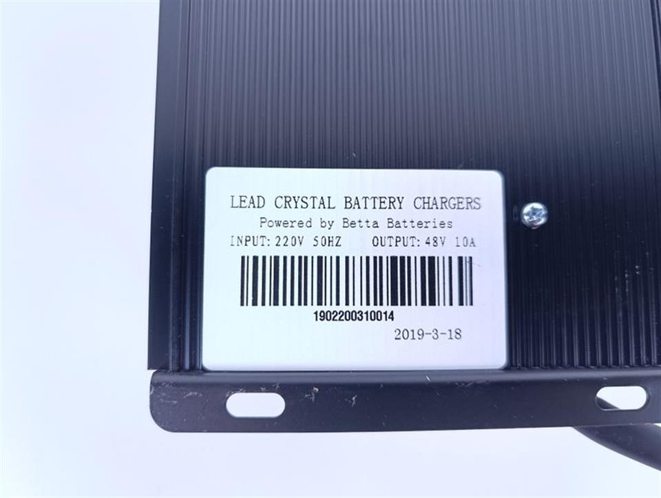 Betta Batteries Lead Crystal Battery Chargers + Klemmen 220V 50Hz UNUSED & OVP