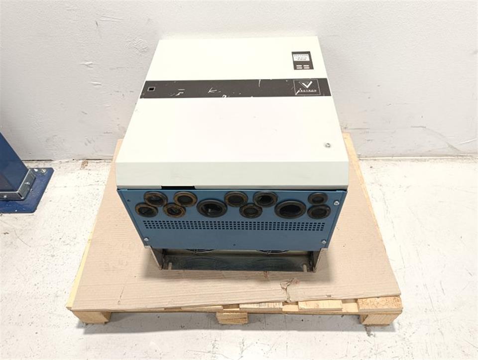 Bonfiglioli Vectron Frequenzumrichter VCB 400-180 + Keypad 180A 90Kw 400V TESTED