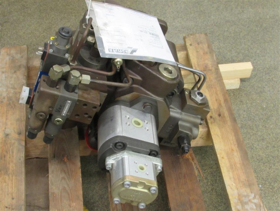 brueninghaus-axialkolbenpumpe-a4vsg-180-hd1dt20-r-ppb-10-p63-9n-generalueberholt-69937-5.jpg
