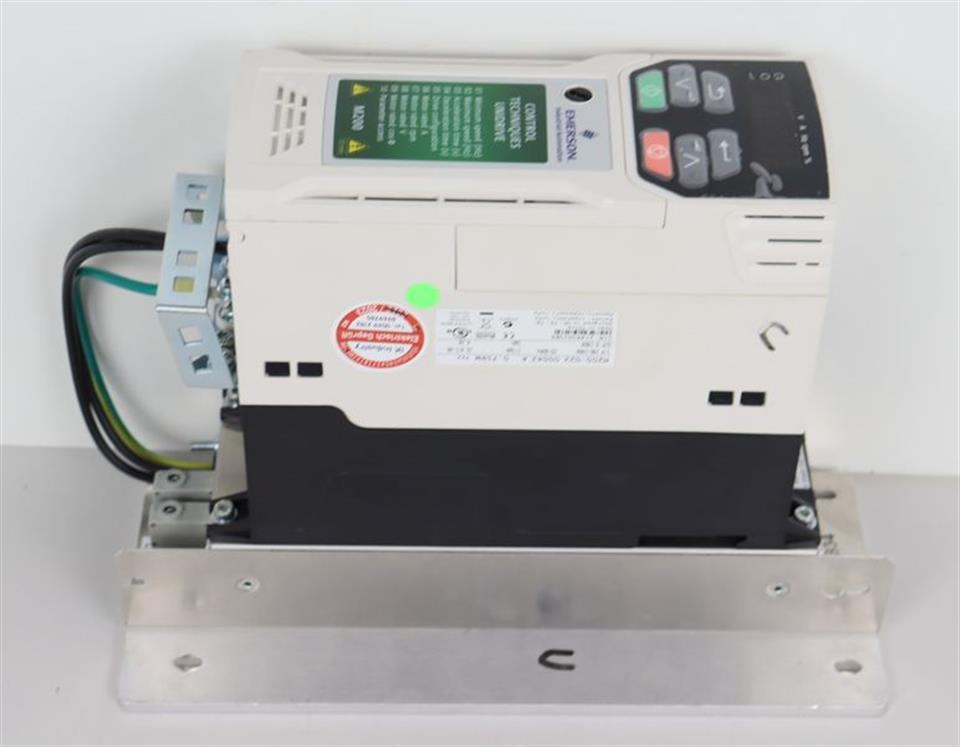 Control Techniques M200-022 00042 A 0,75KW 230V M200-02200042 A +Filter NEUWERTIG