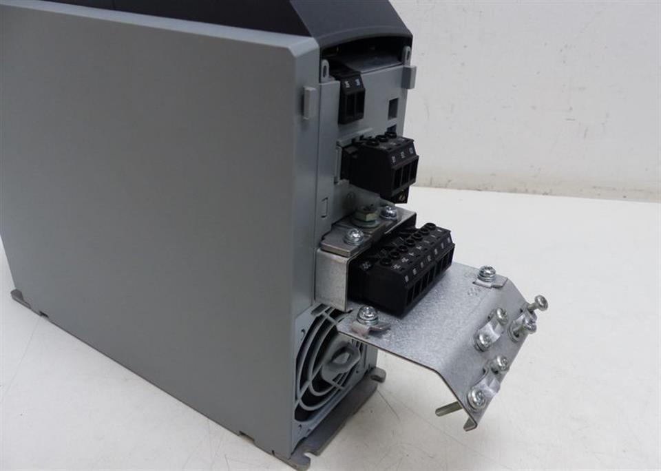 danfoss-fc-301-fc-301p1k1t4e20h1bxx-131b1426-11kw-400v-profibus-top-zustand-52832-3.jpg