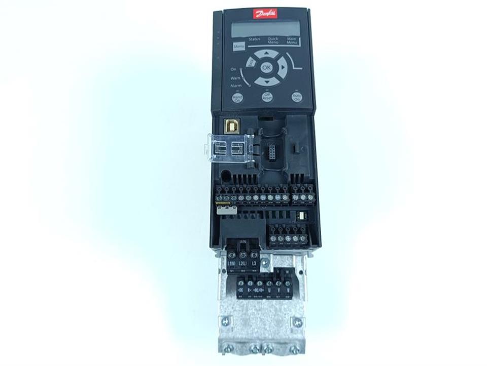 danfoss-vlt-fc-280p1k5t4e20h1bxcxxxsxxxxax-pn134u2981-tested-und-neuwertig-81875-5.jpg