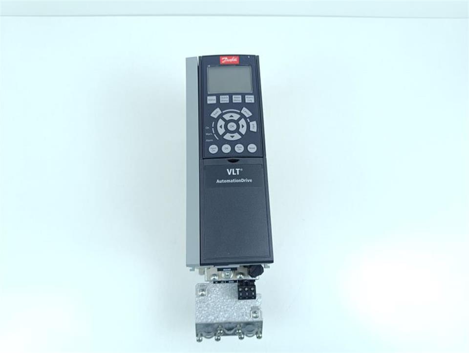 danfoss-vlt-fc-302p1k1t5e20h1xgxxxxsxxxxaxbxcxxxxdx-131b0036-tested-top-zustand-80175-3.jpg