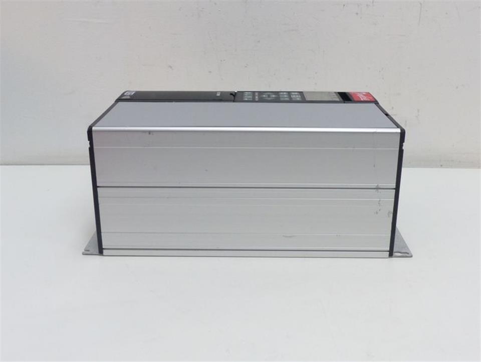 danfoss-vlt5005-vlt5005pt5c20str3dlf00a00c0-175z0143-keypad-tested-top-zustand-52116-2.jpg