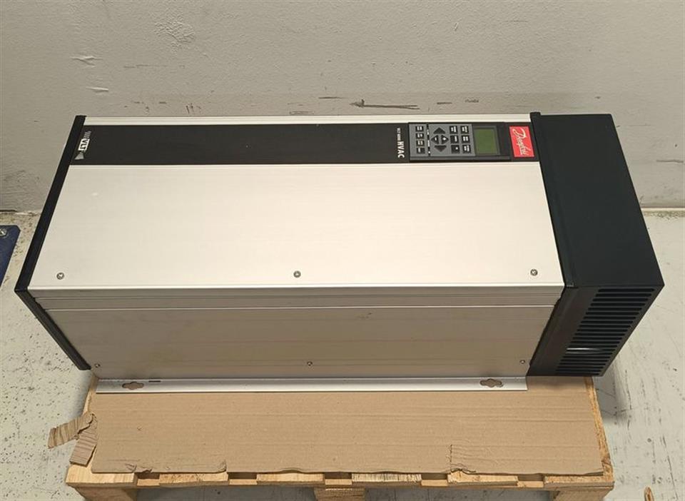 danfoss-vlt6016-vlt6016ht4c54str3dlf00a00c0-175z7054-24a-173kva-tested-und-top-81619-2.jpg