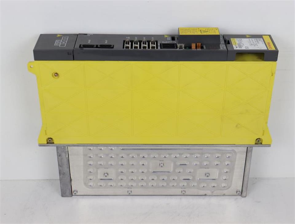 fanuc-servo-amplifier-module-a06b-6096-h105-ver-g-top-zustand-57036-1.jpg