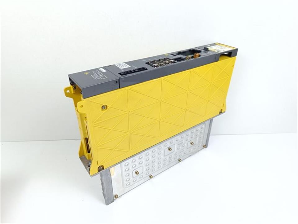 fanuc-servo-amplifier-module-a06b-6096-h105h-top-zustand-79172-1.jpg