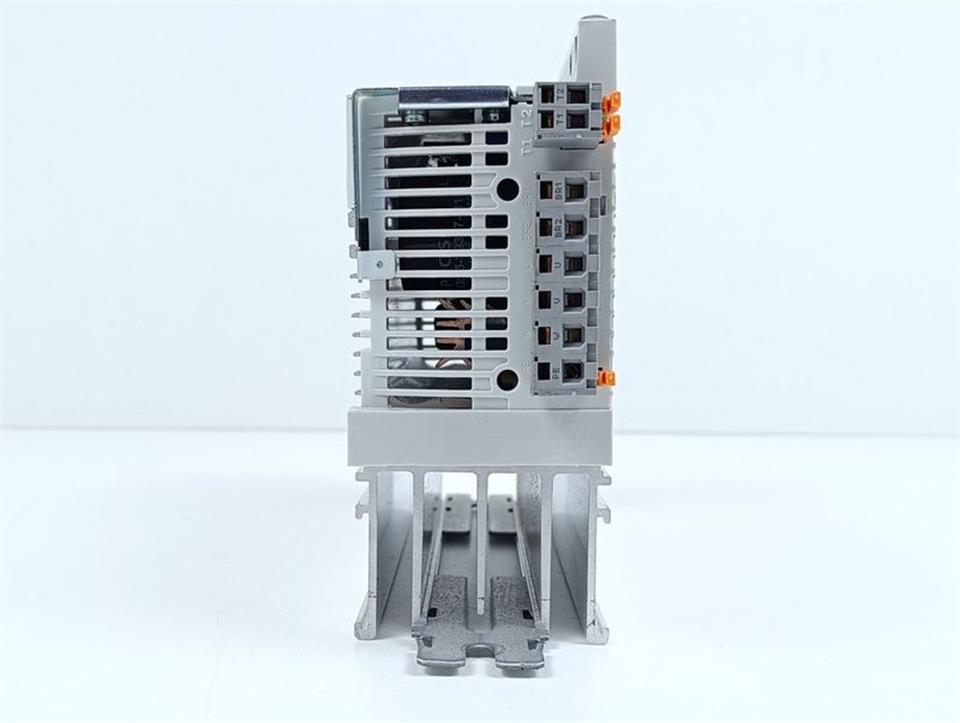 Lenze 8200 Vector E82EV751_2C902 Id-No:13386984 TESTED & TOP ZUSTAND