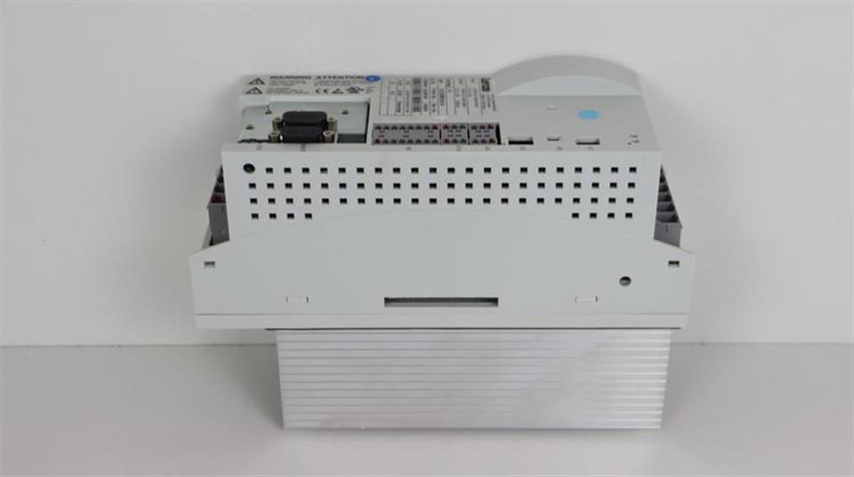 Lenze ECSEA004C4I Achsmodul Imax = 4.0A UNUSED & OVP