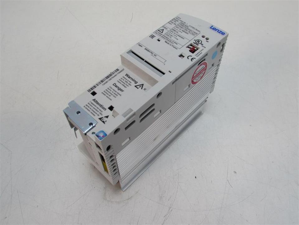 Lenze Vector 8200 E82EV751K4C E82EV751_4C 400V 0,75kW UNUSED OVP