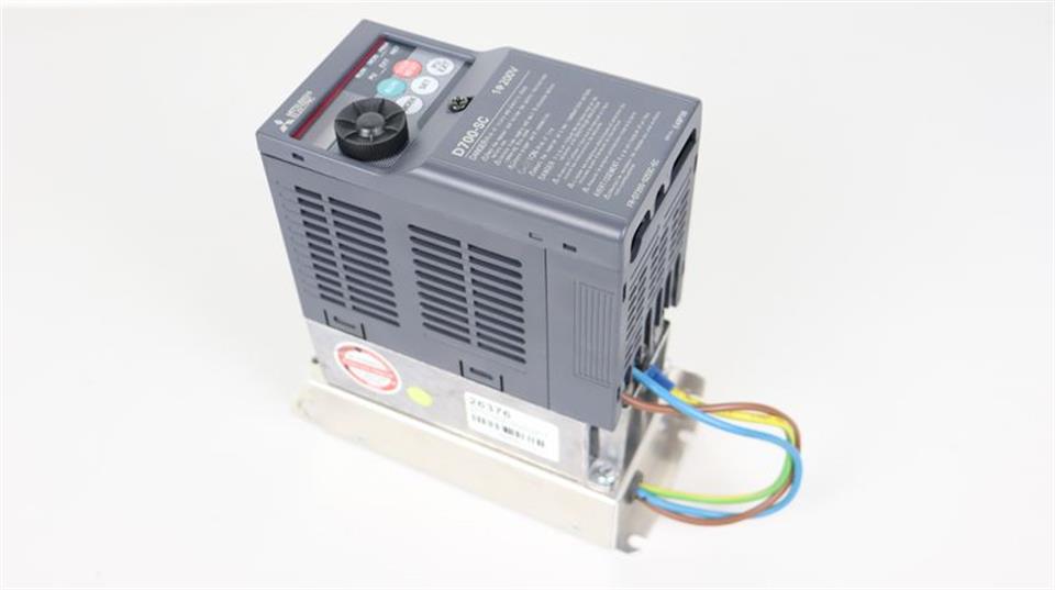 Mitsubishi D700-SC FR-D720S-025SC-EC 230V 2,5A TESTED TOP ZUSTAND