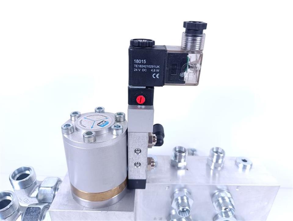 Müller co-ax 5-PCD-1 10 NC 0-200bar + 0 820 038 980 + 18015 24V DC TOP ZUSTAND