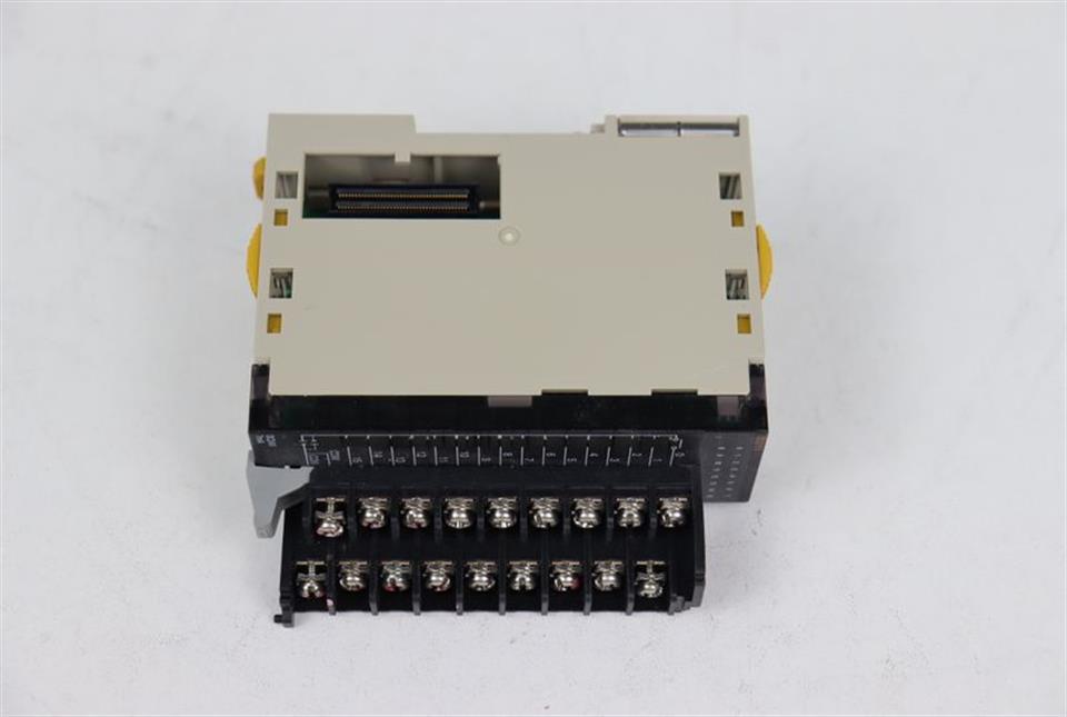 omron-cj1w-id211-input-unit-id211-top-zustand-56125-2.jpg