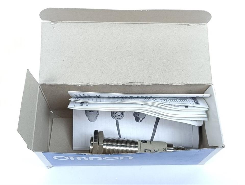 omron-e2f2-ds10b4-m1-m-10-to-30-vdc-photoelectric-switch-unused-und-ovp-80752-3.jpg