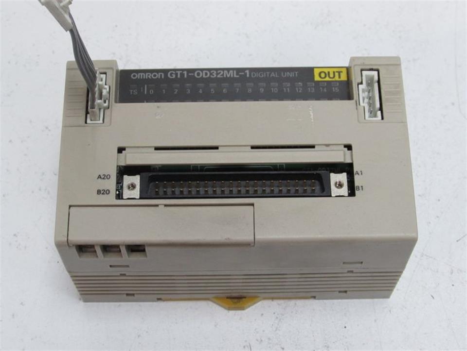 omron-gt1-0d32ml-1-digital-unit-24vdc-32points-top-zustand-74166-2.jpg