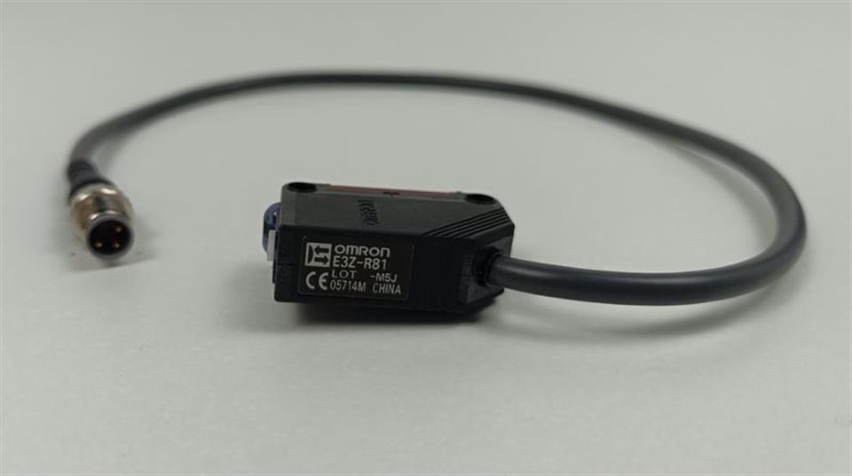 Omron Lichtschranke E3Z-R81 Fotoelektrischer Schalter UNUSED