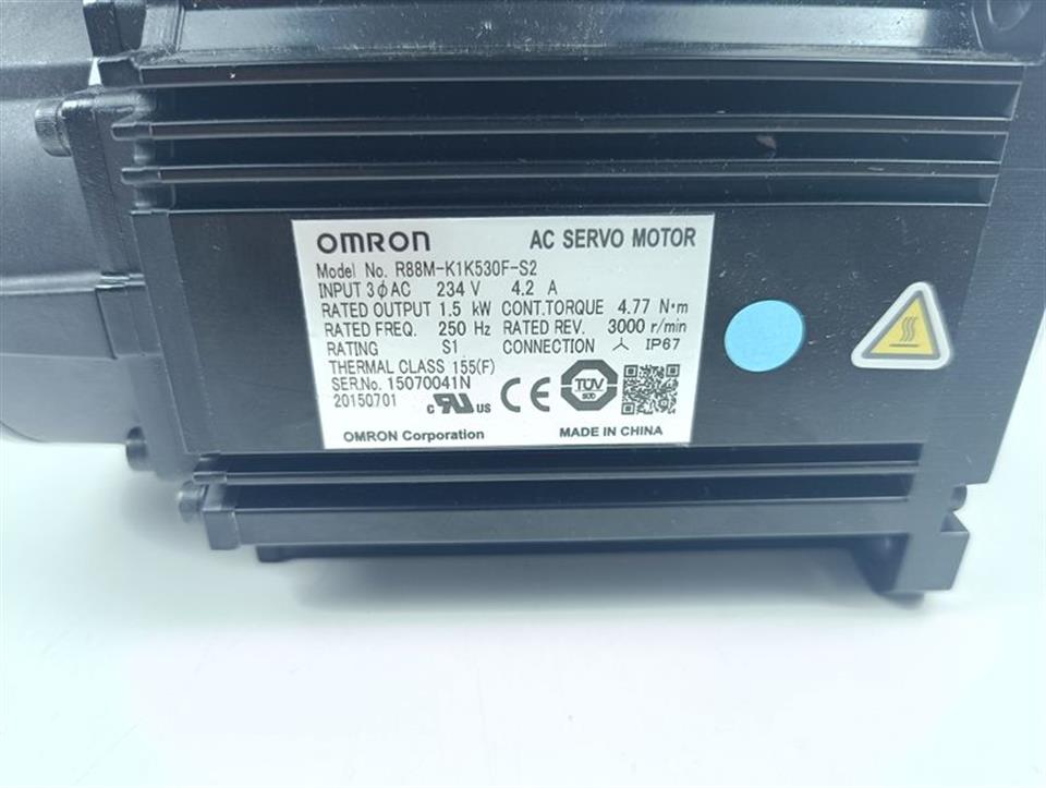 Omron R88M-K1K530F-S2 SERVOMOTOR 3000 r/min UNUSED