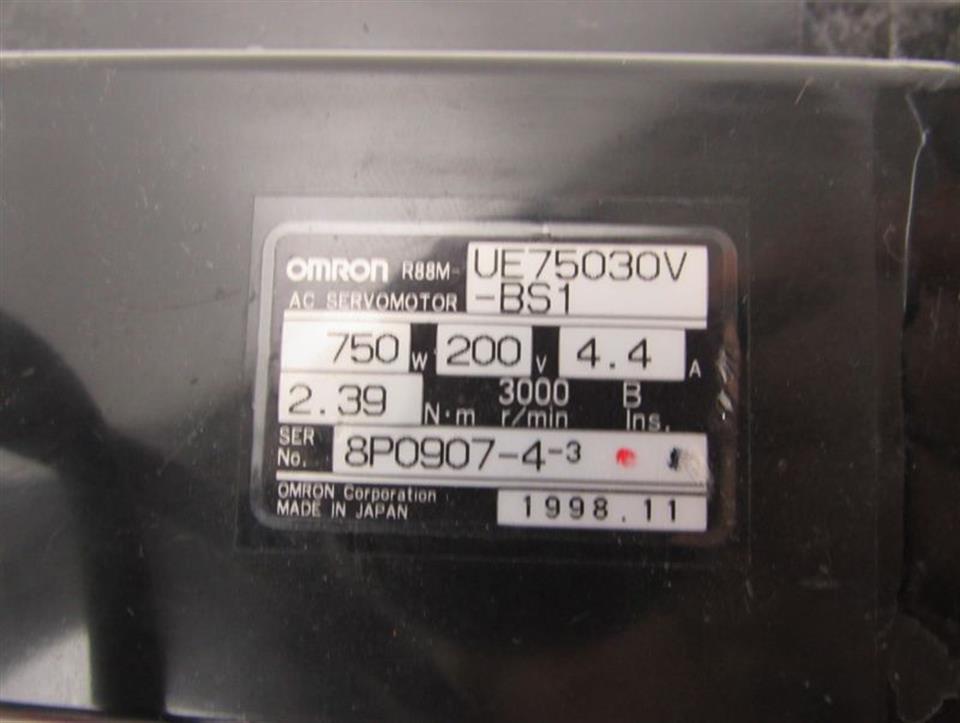 omron-servomotor-r88m-ue75030v-bs1-750w-200v-44a-239nm-top-zustand-73132-3.jpg