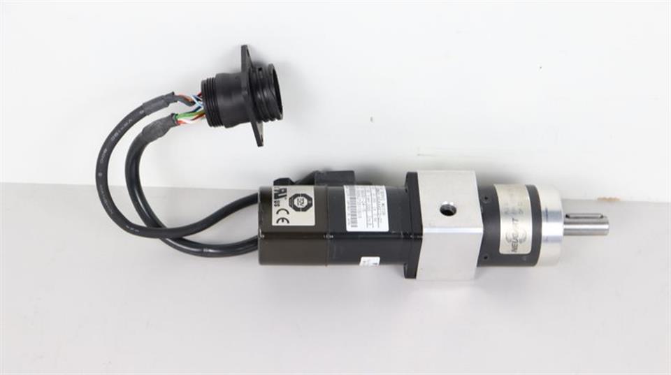 Omron SGMAH-A5AAA61D-0Y Servo Motor + NEUGART PLE 40 TOP ZUSTAND