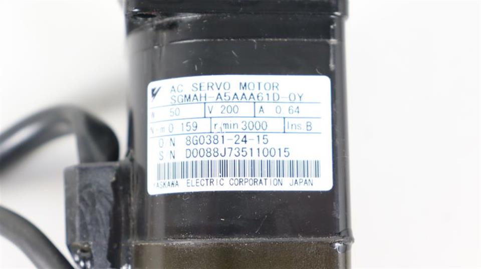 Omron SGMAH-A5AAA61D-0Y Servo Motor + NEUGART PLE 40 TOP ZUSTAND