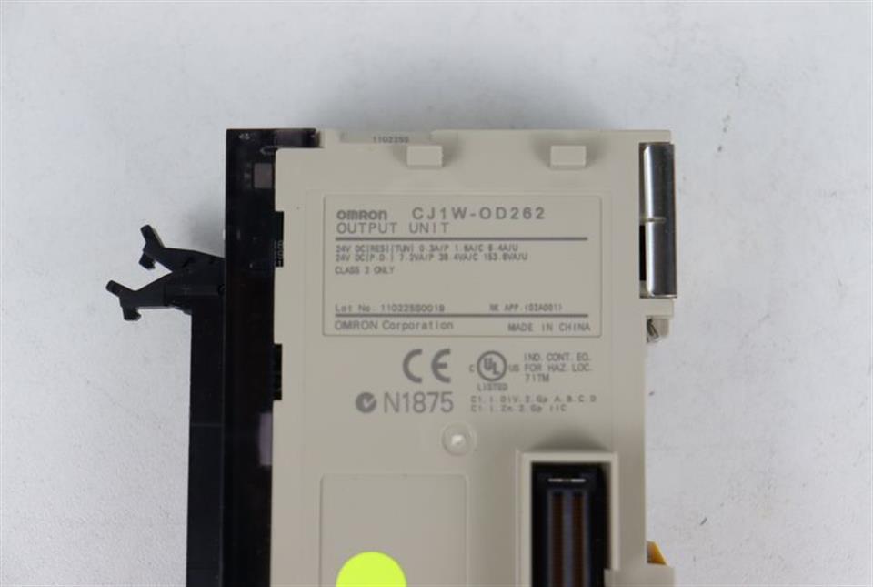 Omron Sysmac OUTPUT UNIT CJ1W-OD262 TOP ZUSTAND