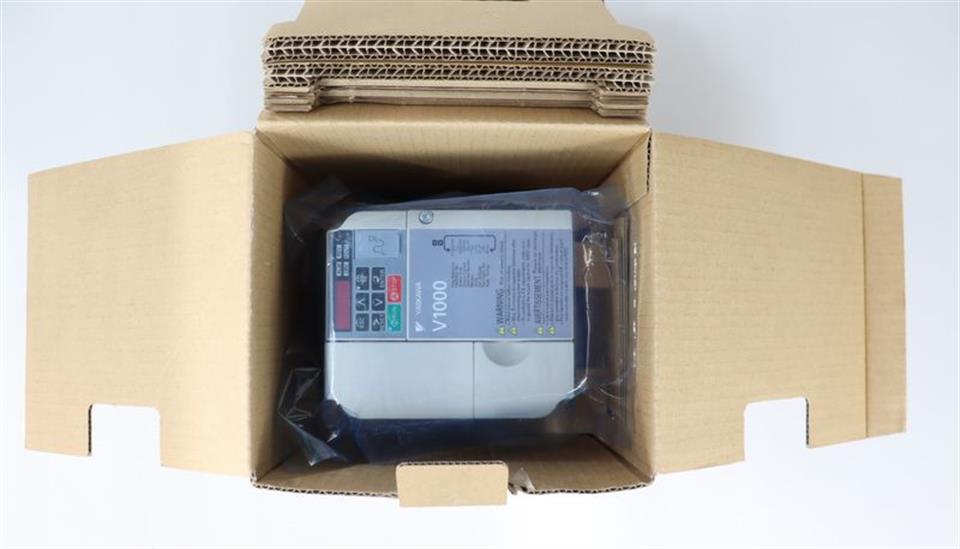 Omron Yaskawa CIMR-VC4A0007BAA Wechselrichter Inverter TESTED & UNUSED & OVP