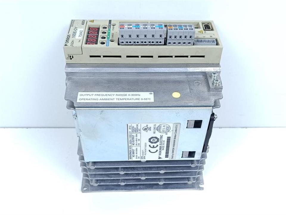 Omron YASKAWA SGDH-10DE-OY IP1X TOP ZUSTAND