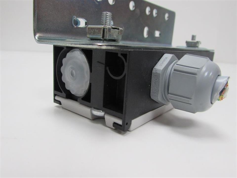 rittal-sz-2419-250v-25kv-sicherheitsverriegelung-ohne-verriegelungsschiene-53625-2.jpg