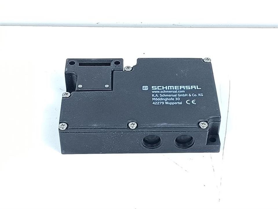 schmersal-azm-161sk-1212rka-024-part-no-101166285-unused-und-ovp-82419-3.jpg