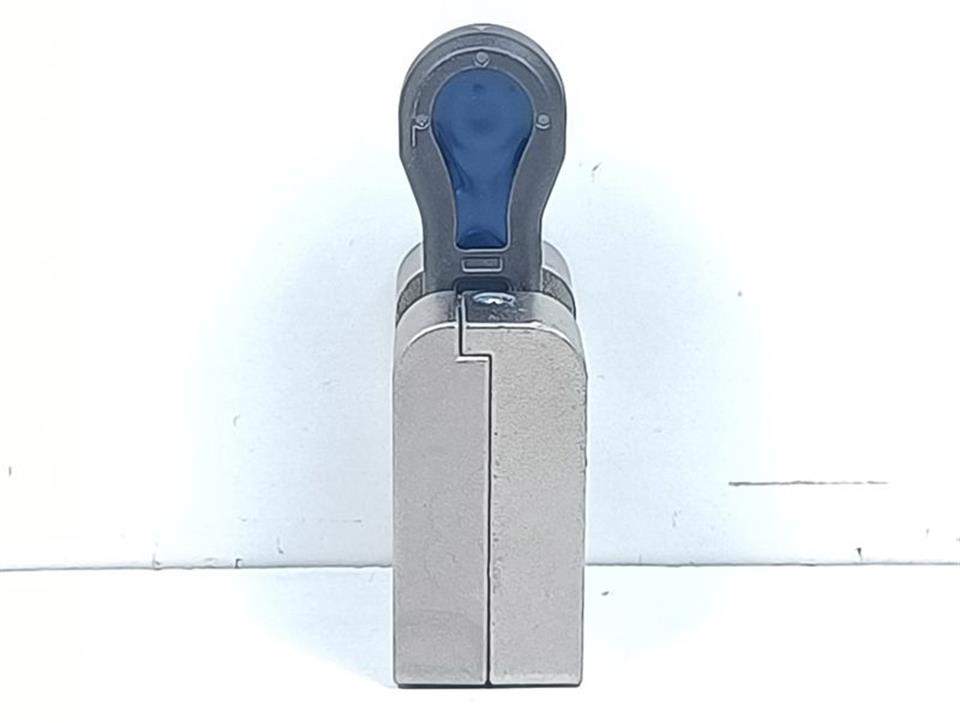 Schmersal AZM40-B1-3121 V2 Sicherheitszuhaltung AZM40 UNUSED UNBENUTZT