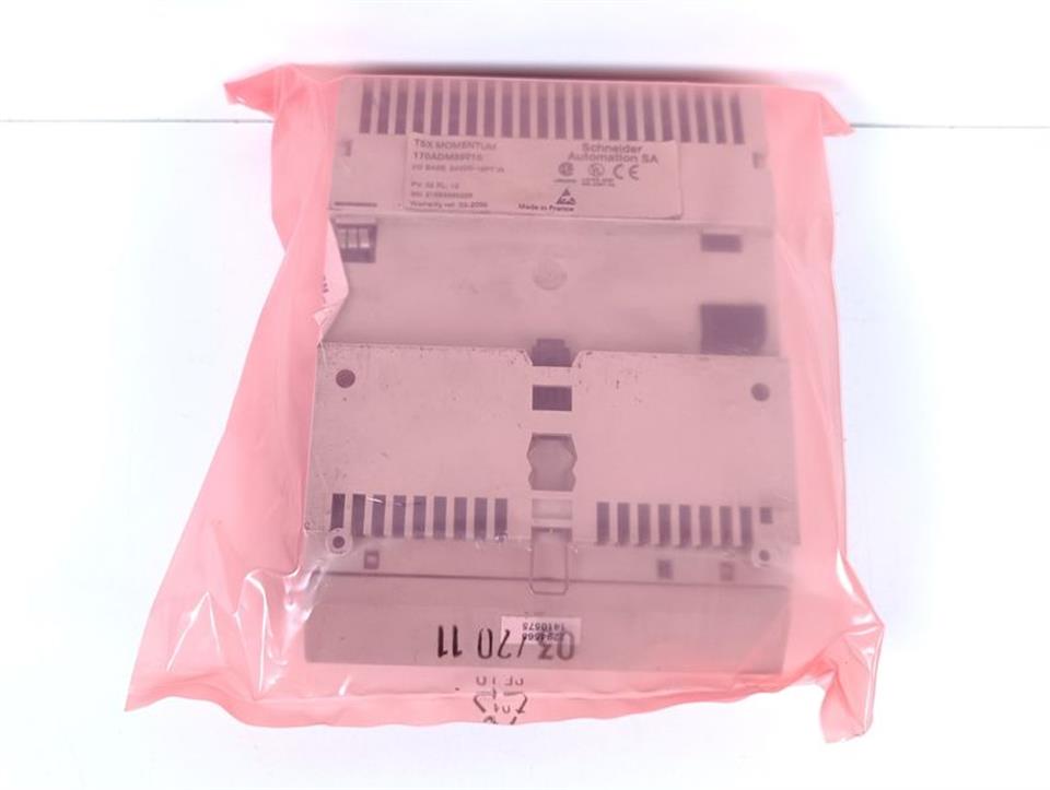 Schneider Automation SA TSX MOMENTUM 170ADM35010 + 170INT11000 TOP ZUSTAND