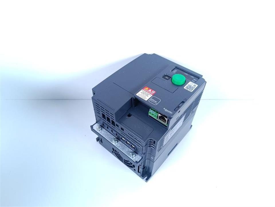 schneider-electric-altivar-320-atv320u30n4c-3kw-3hp-400v-unused-und-ovp-79585-4.jpg