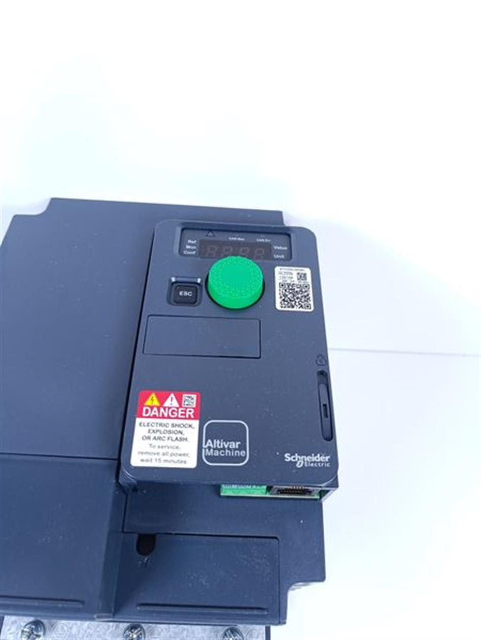 schneider-electric-altivar-320-atv320u30n4c-3kw-3hp-400v-unused-und-ovp-79585-6.jpg