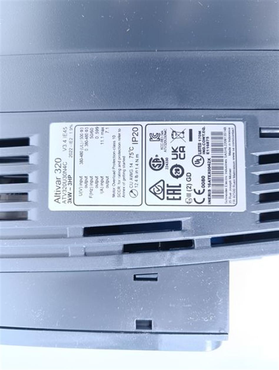 schneider-electric-altivar-320-atv320u30n4c-3kw-3hp-400v-unused-und-ovp-79585-8.jpg